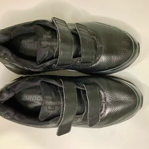 Brooks Addiction Black Leather Velcro Sneakers